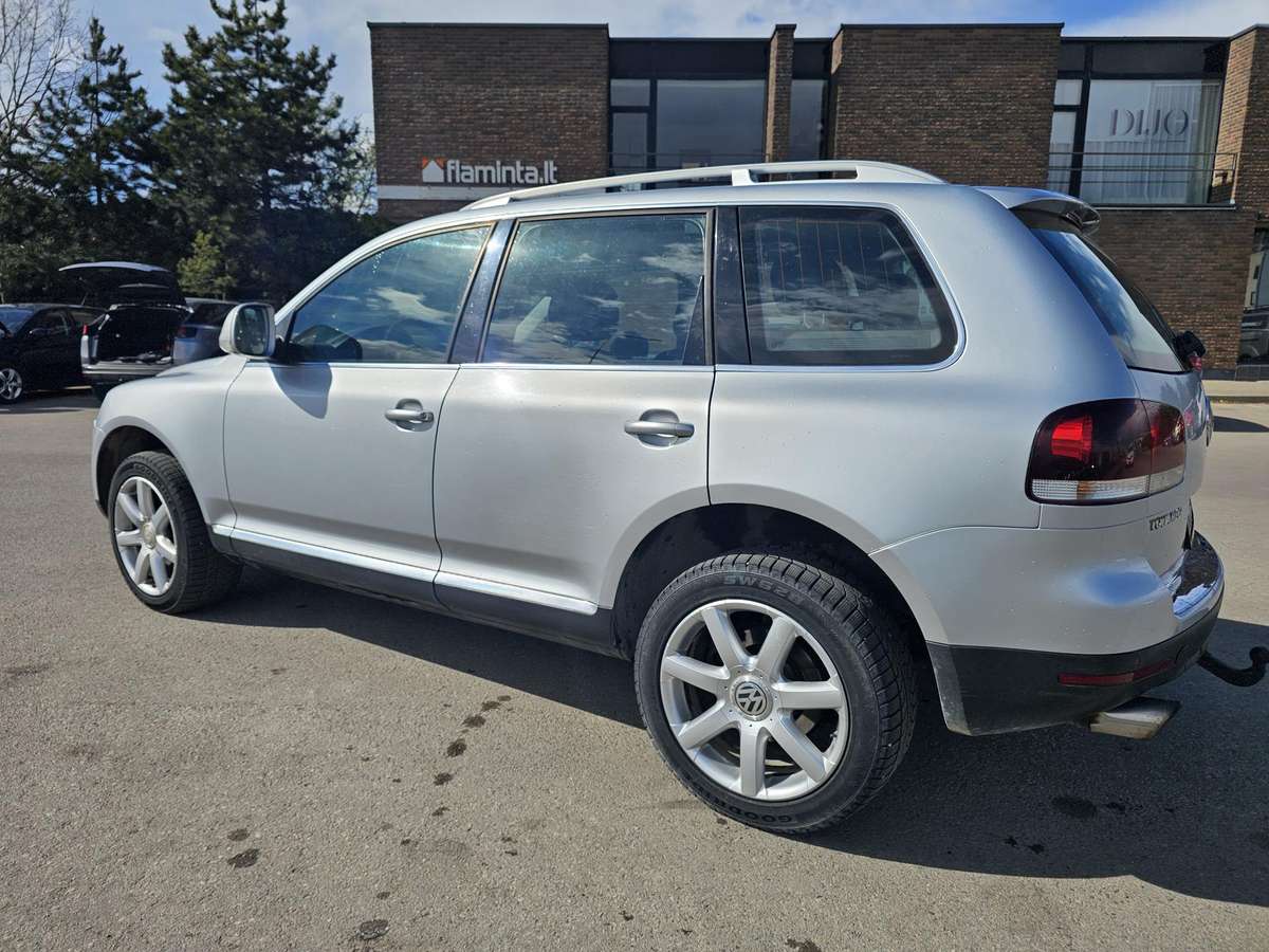 Volkswagen Touareg - 7