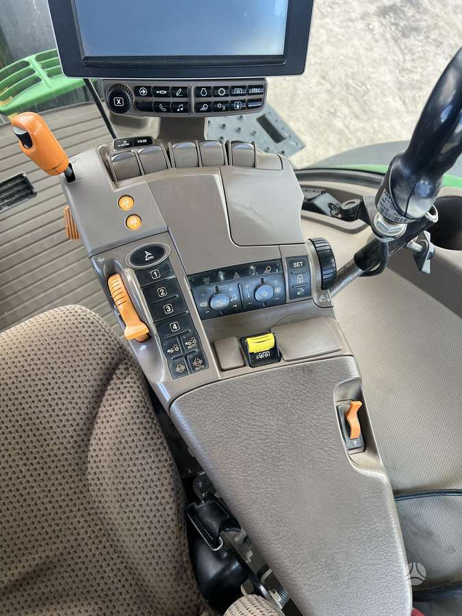 John Deere 7250R, traktori