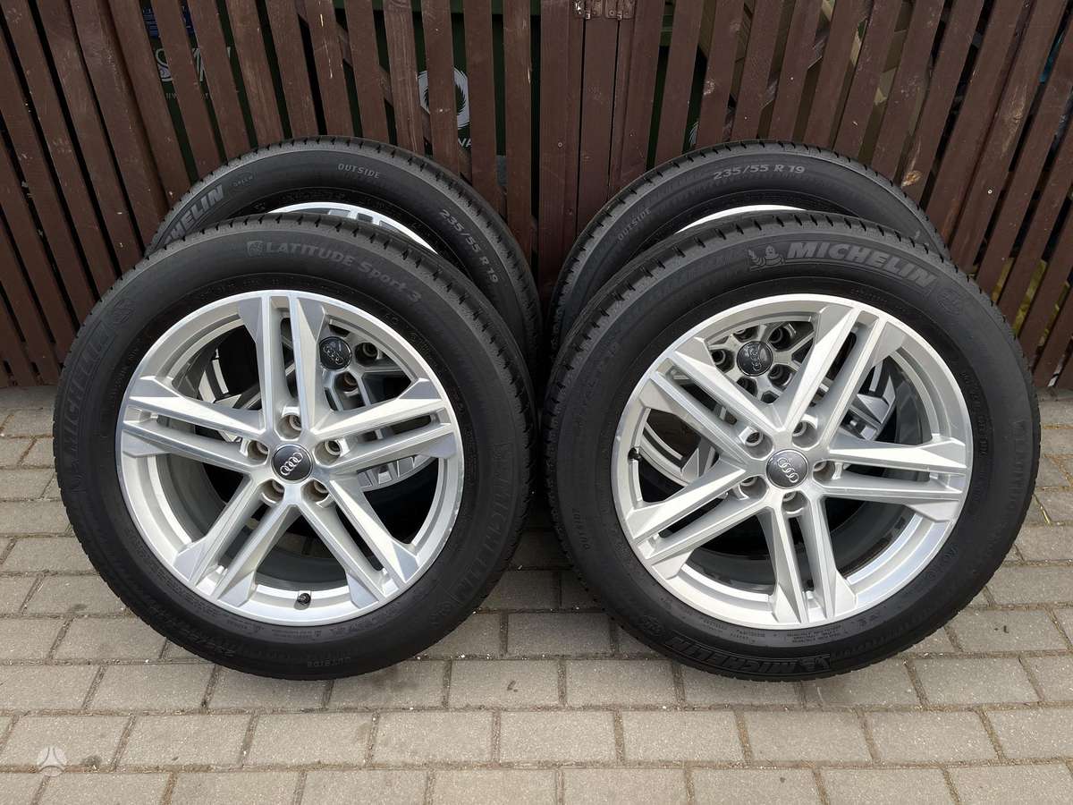 Audi Q5 S-Line, light alloy, R19