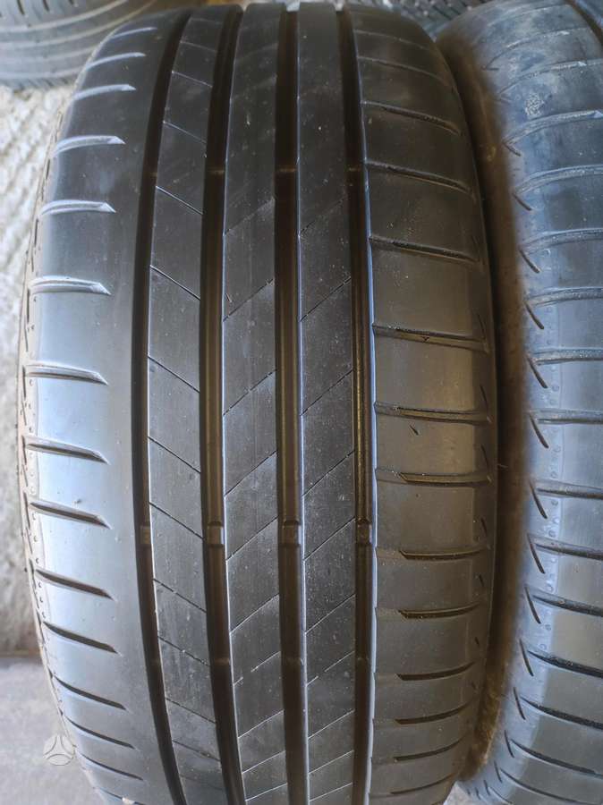 Bridgestone, vasaras 225/45 R18