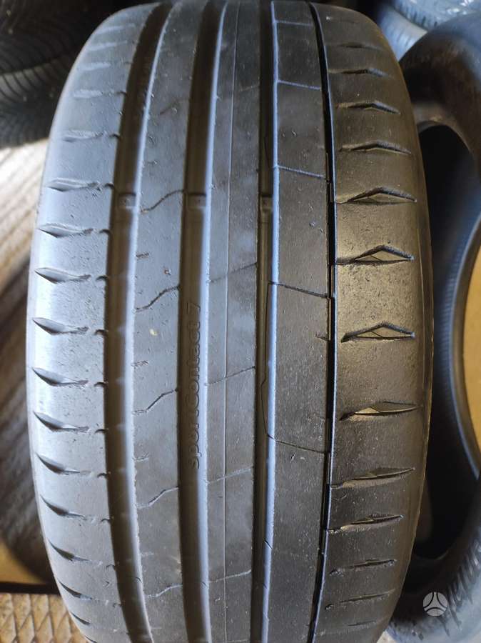 Continental, летние 225/45 R18