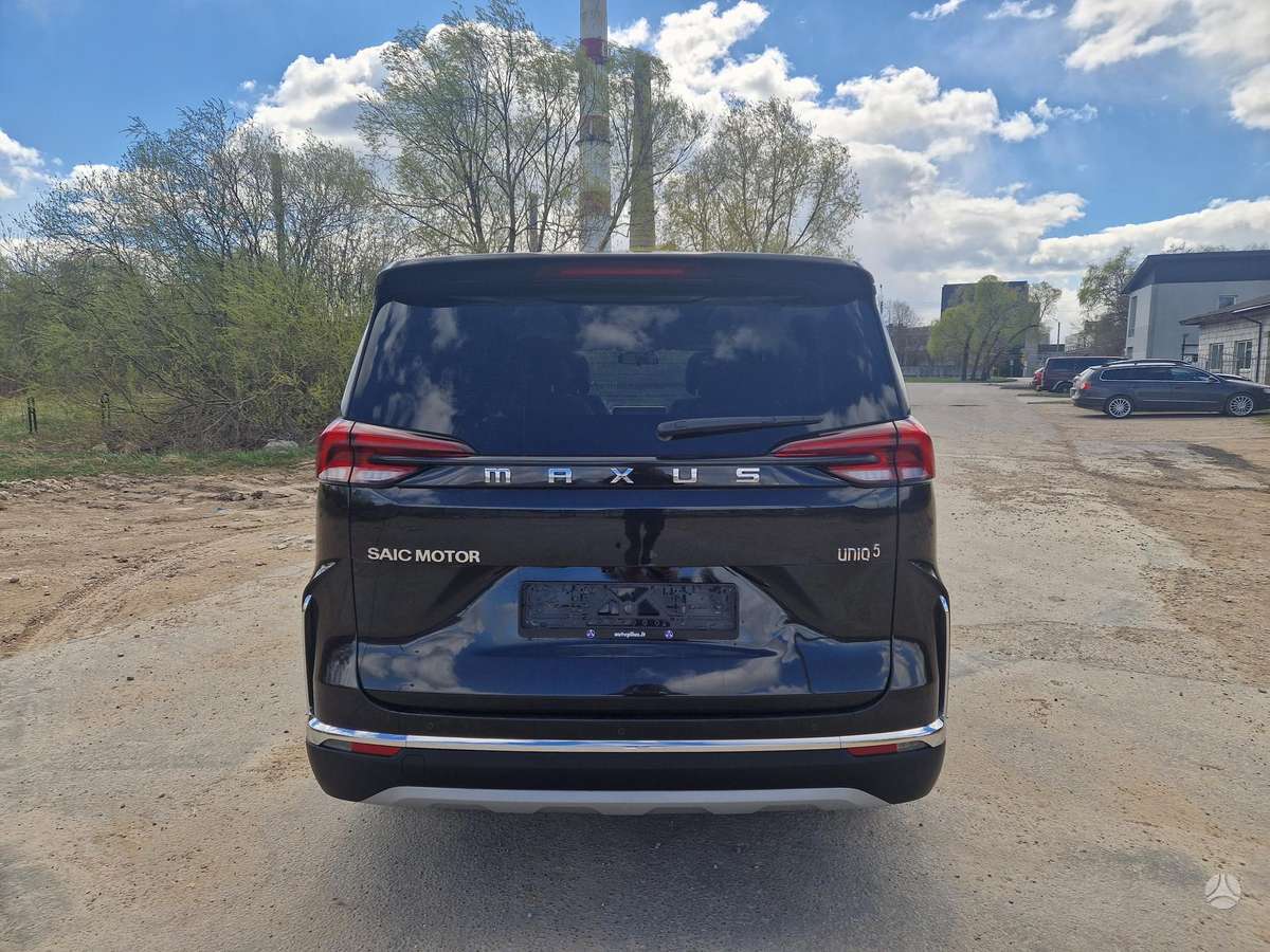 Maxus EUNIQ5, Минивэн