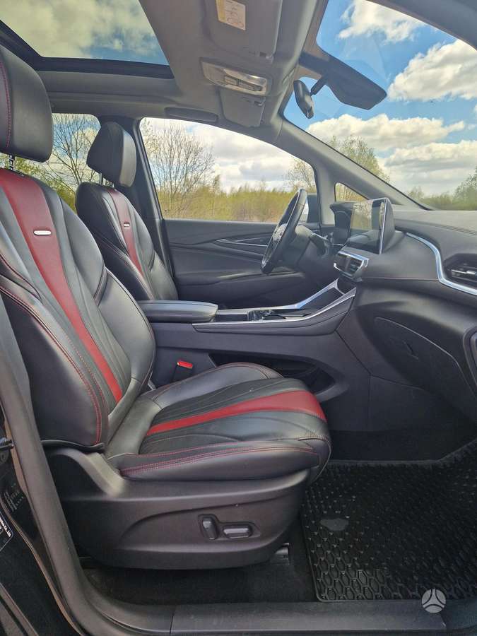 Maxus EUNIQ5, Минивэн