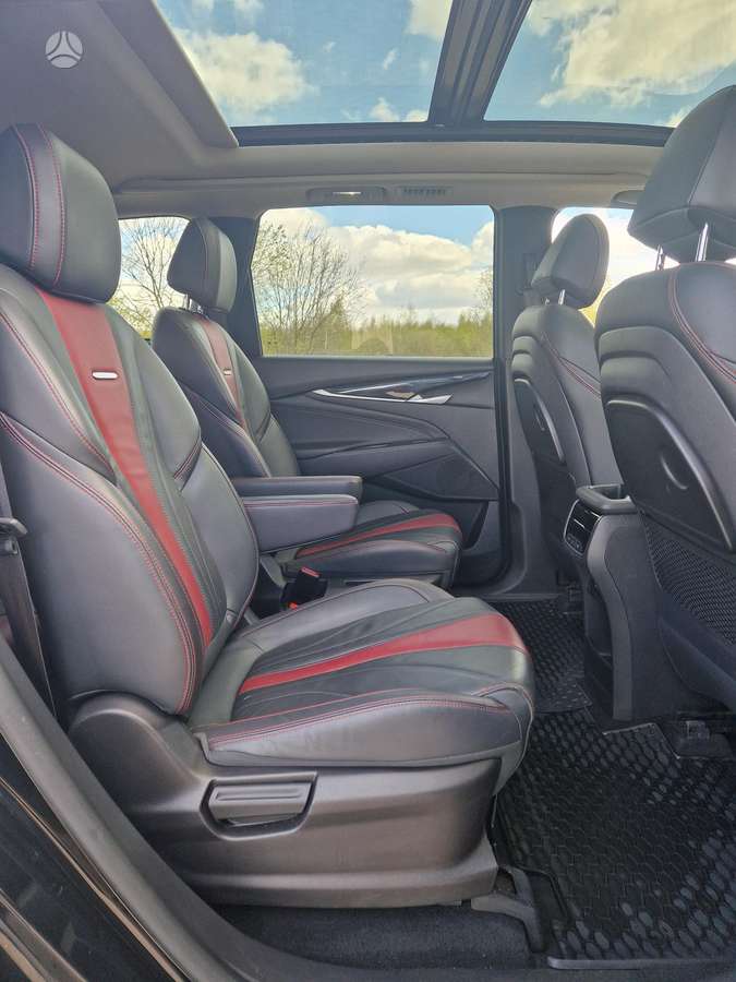 Maxus EUNIQ5, Минивэн