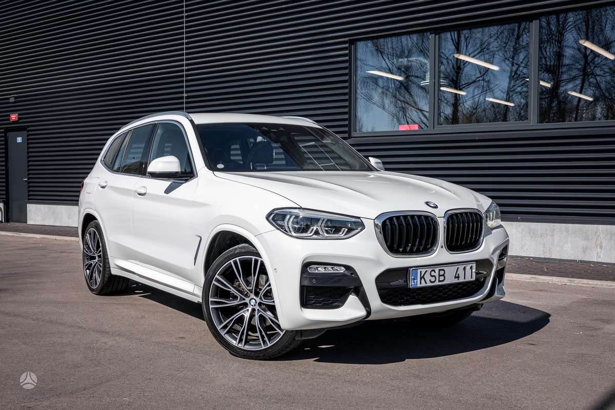 BMW X3, off-road / crossover