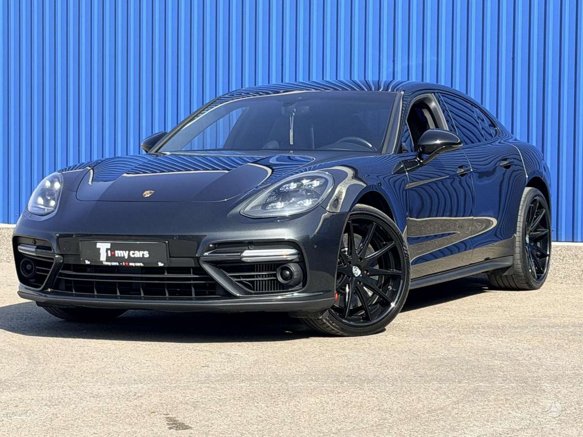 Porsche Panamera - 1