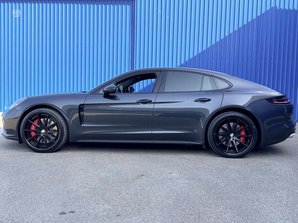 Porsche Panamera - 3