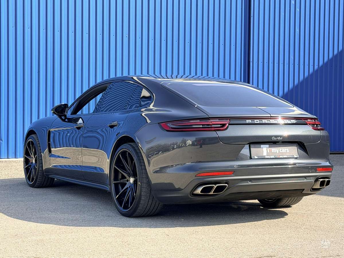 Porsche Panamera - 8