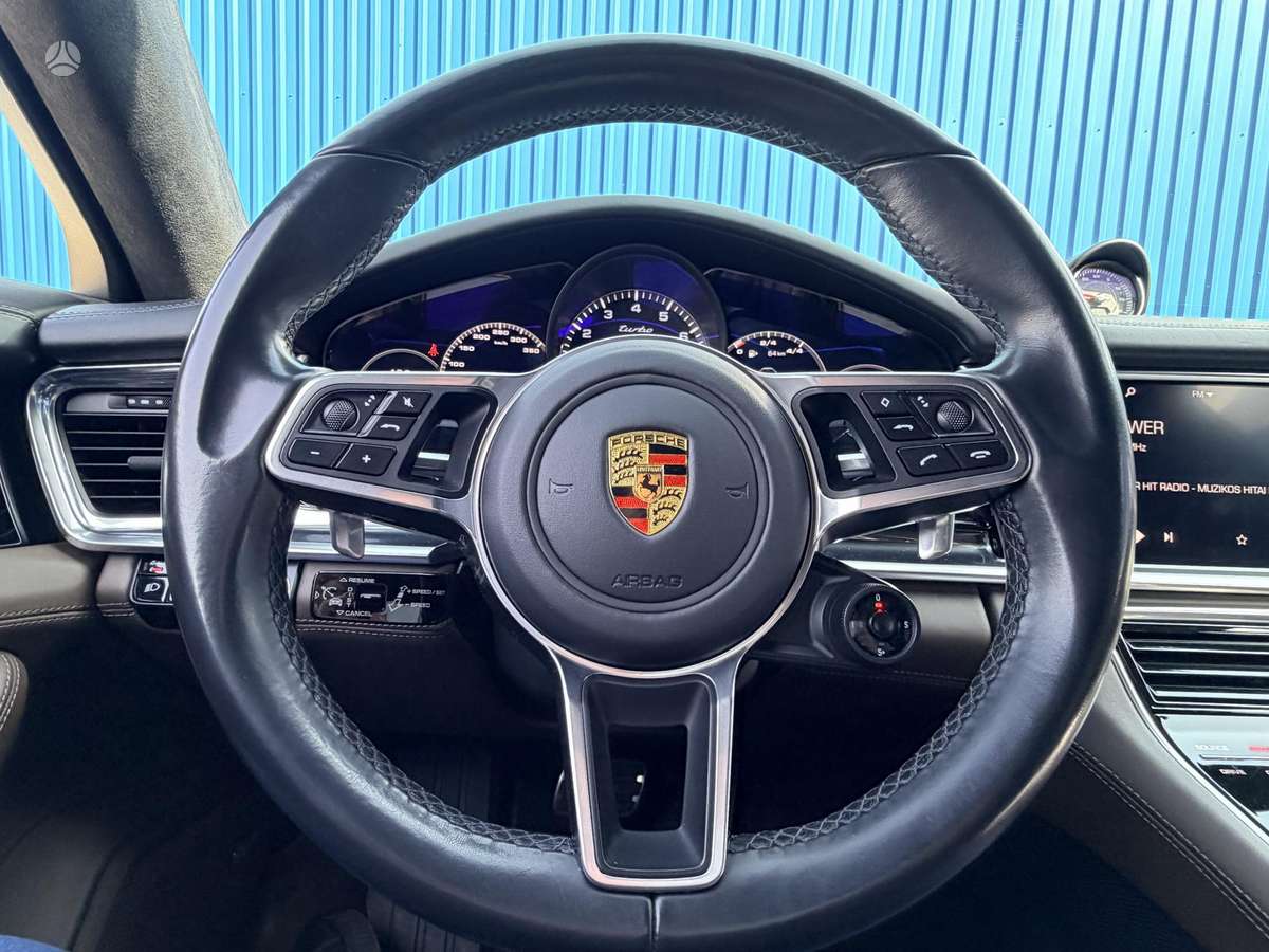 Porsche Panamera - 11