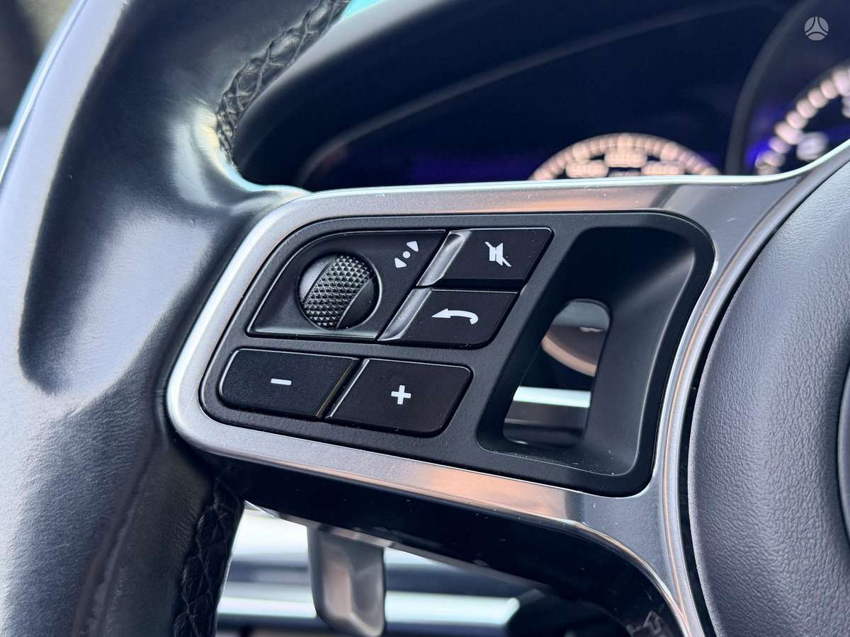 Porsche Panamera - 12