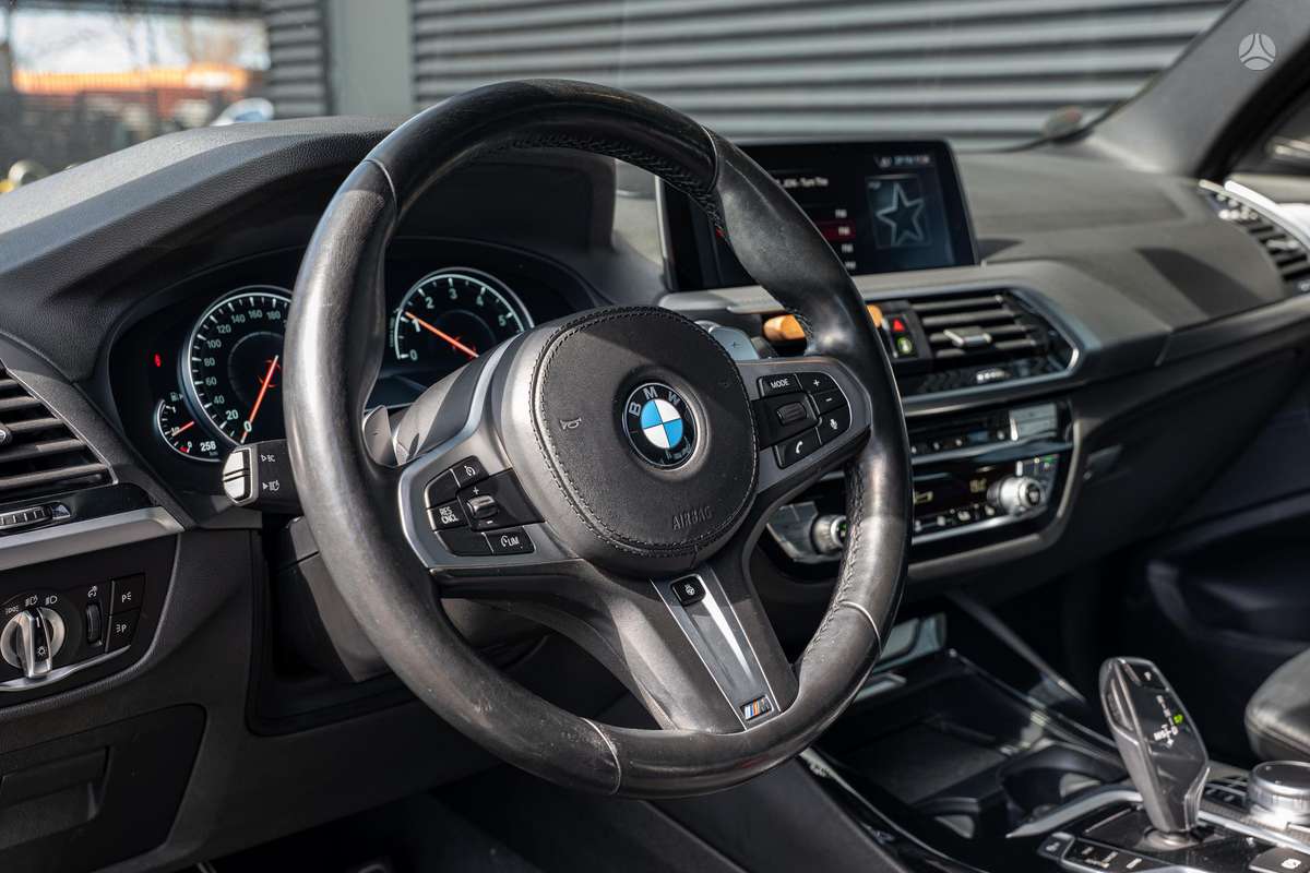 BMW X3, off-road / crossover