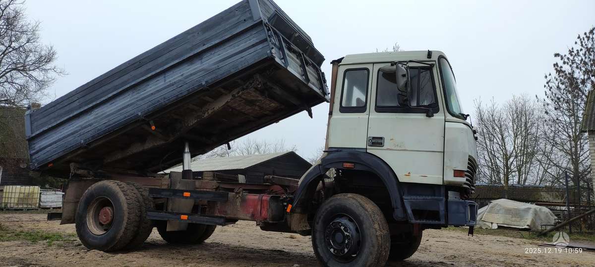Iveco 180-25, savivarčiai