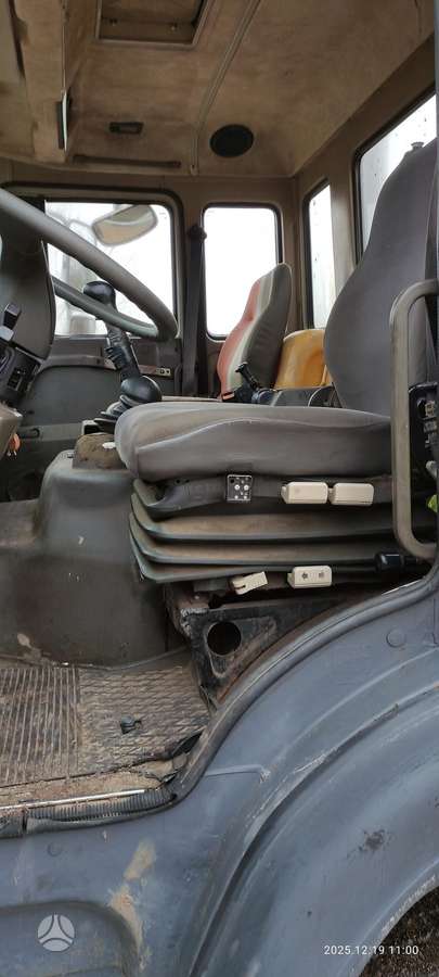 Iveco 180-25, savivarčiai