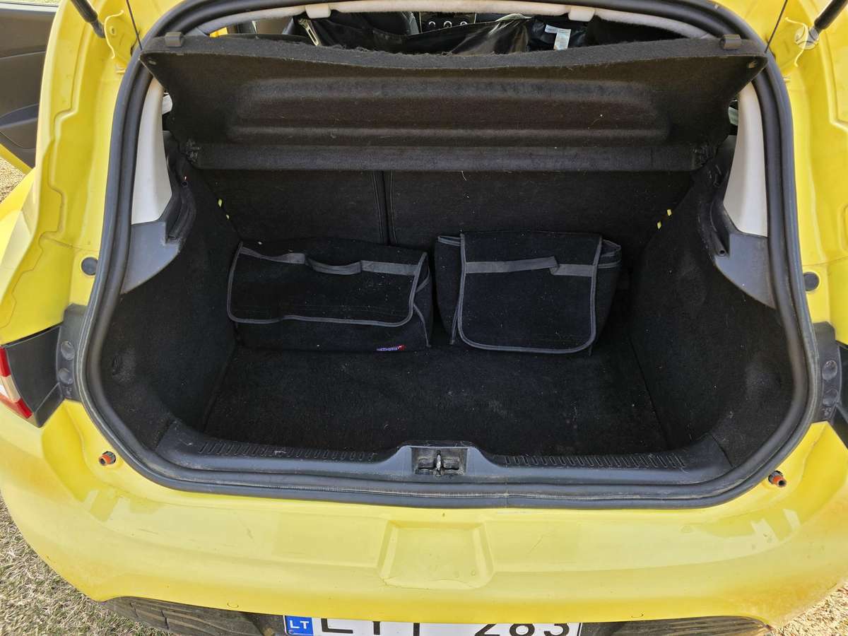 Renault Clio, 1.5 l., hatchback