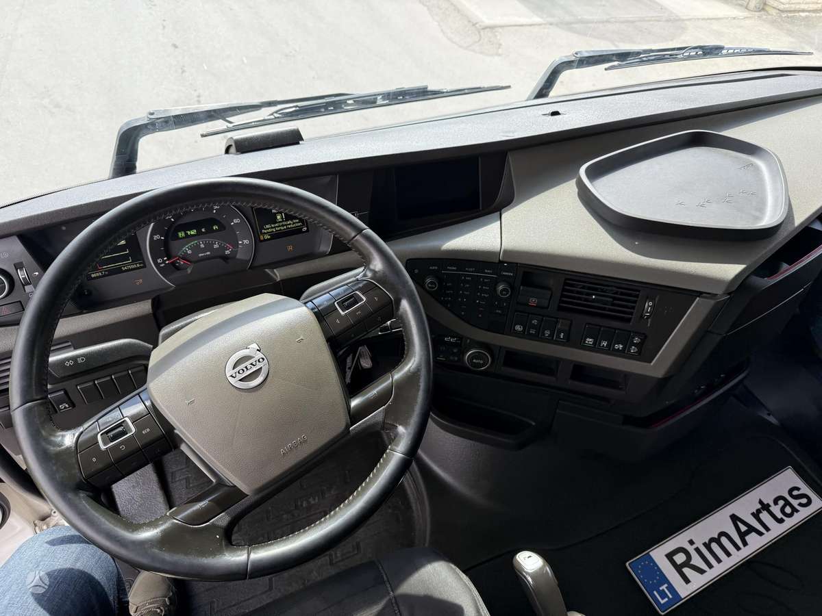 Volvo FH 460, double sleeper