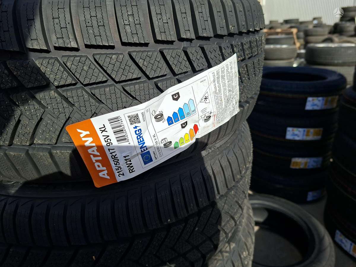 Sunny, winter 215/50 R17