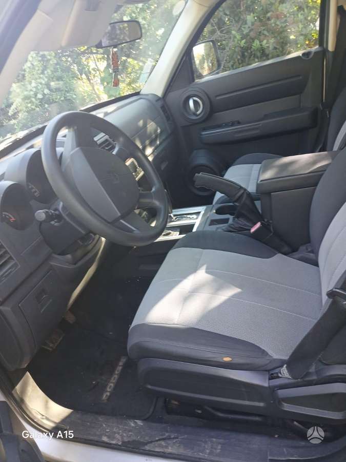 Dodge Nitro, 2.8 l., Внедорожник / Кроссовер