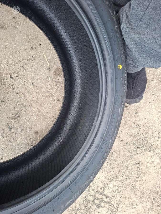 Zmax, ziemas 235/45 R17