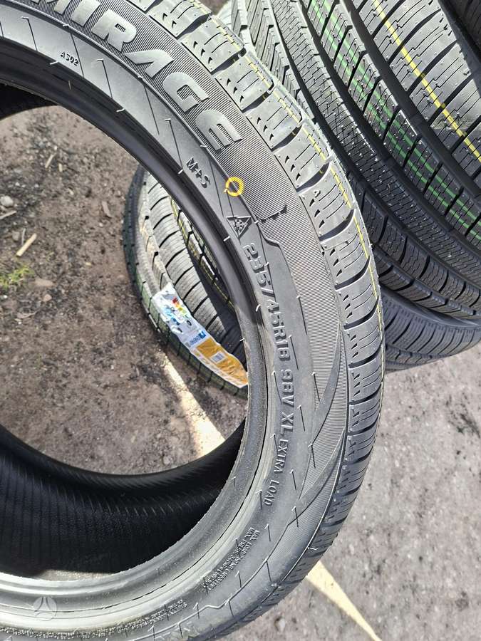 Sunfull, vissezonas 235/45 R18