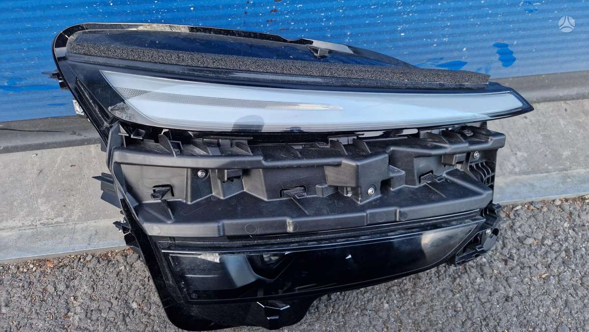 Tesla Model 3 бамперы (буфера), фары