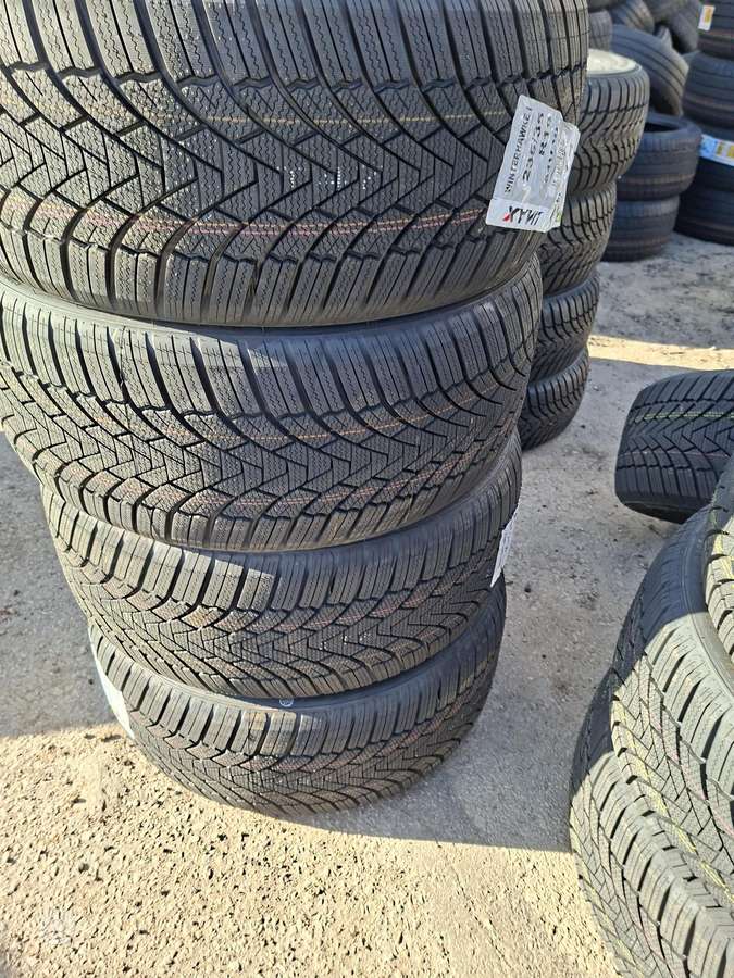 Zmax, all-season 235/35 R19