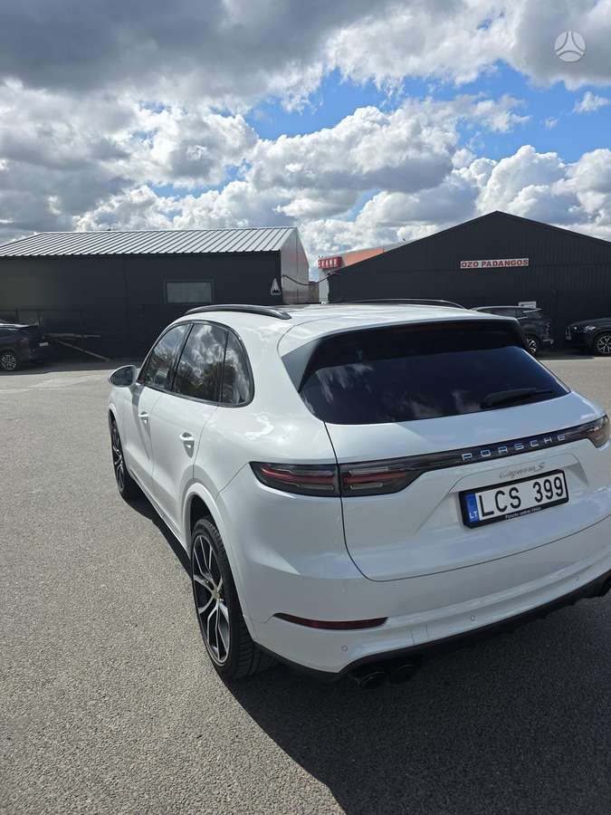 Porsche Cayenne, 2.9 l., off-road / crossover