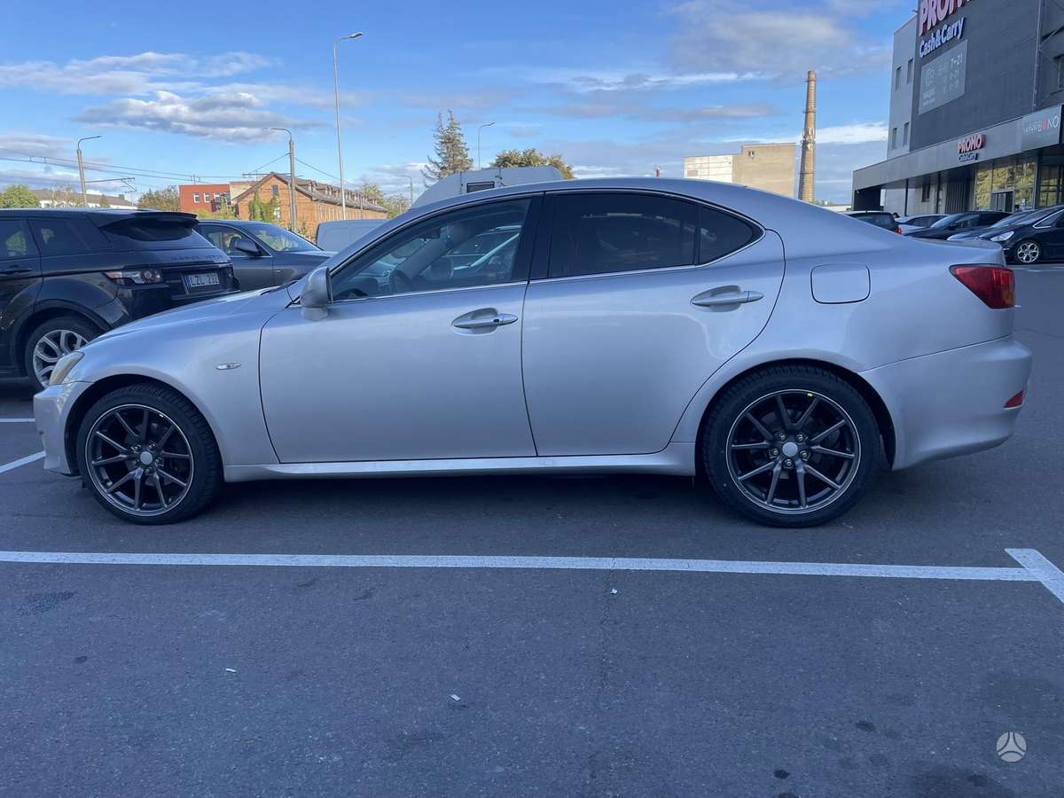 Lexus IS 220, 2.2 l., Седан