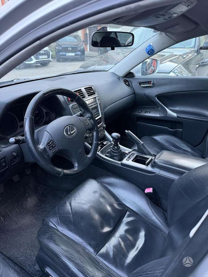 Lexus IS 220, 2.2 l., Седан