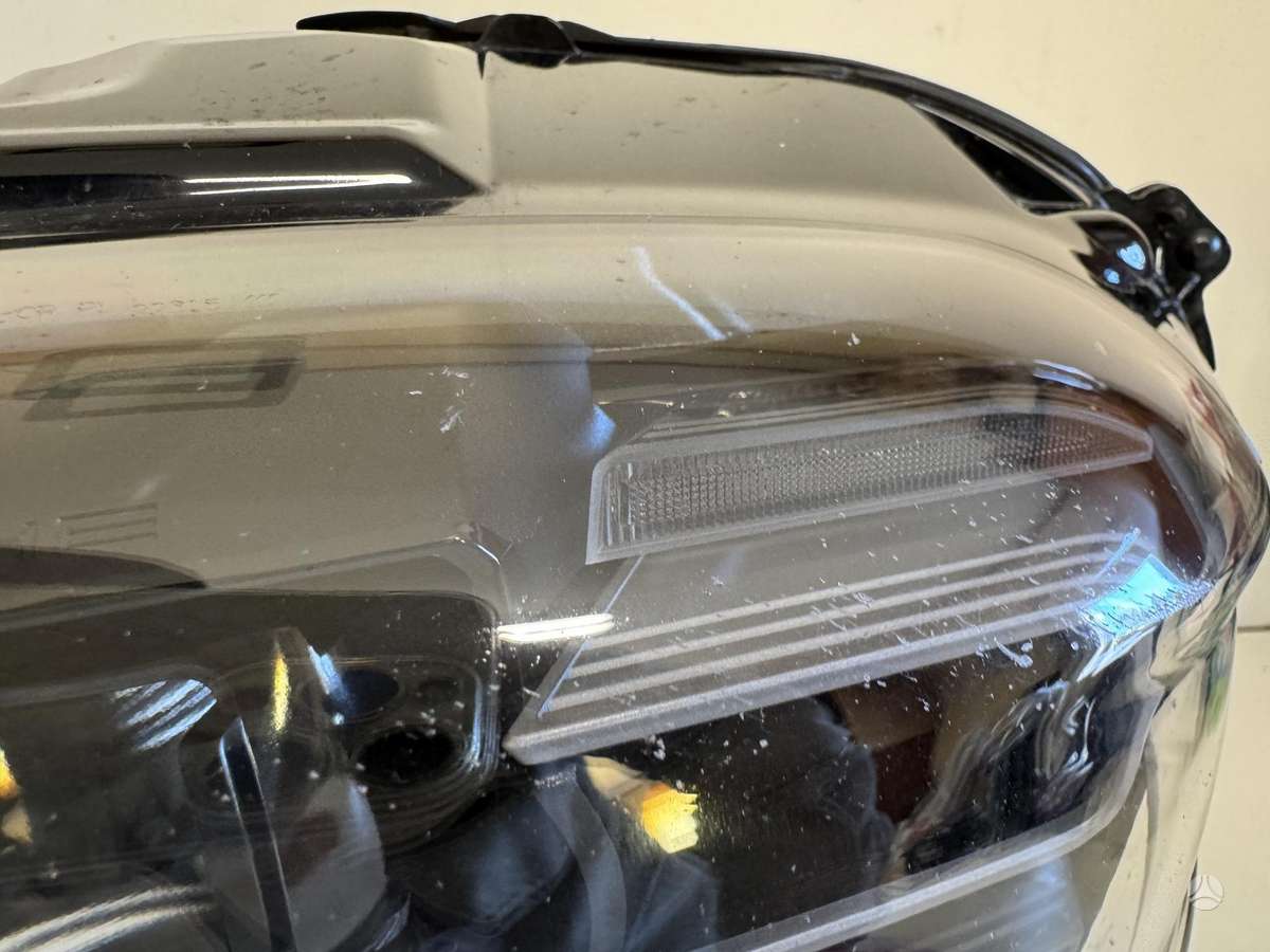 Porsche Taycan gaismas