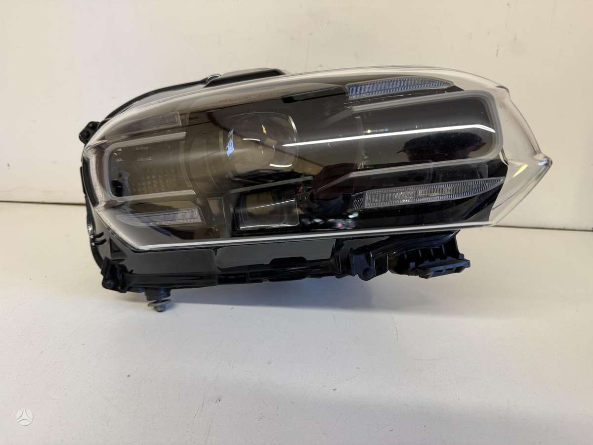 Porsche Taycan gaismas