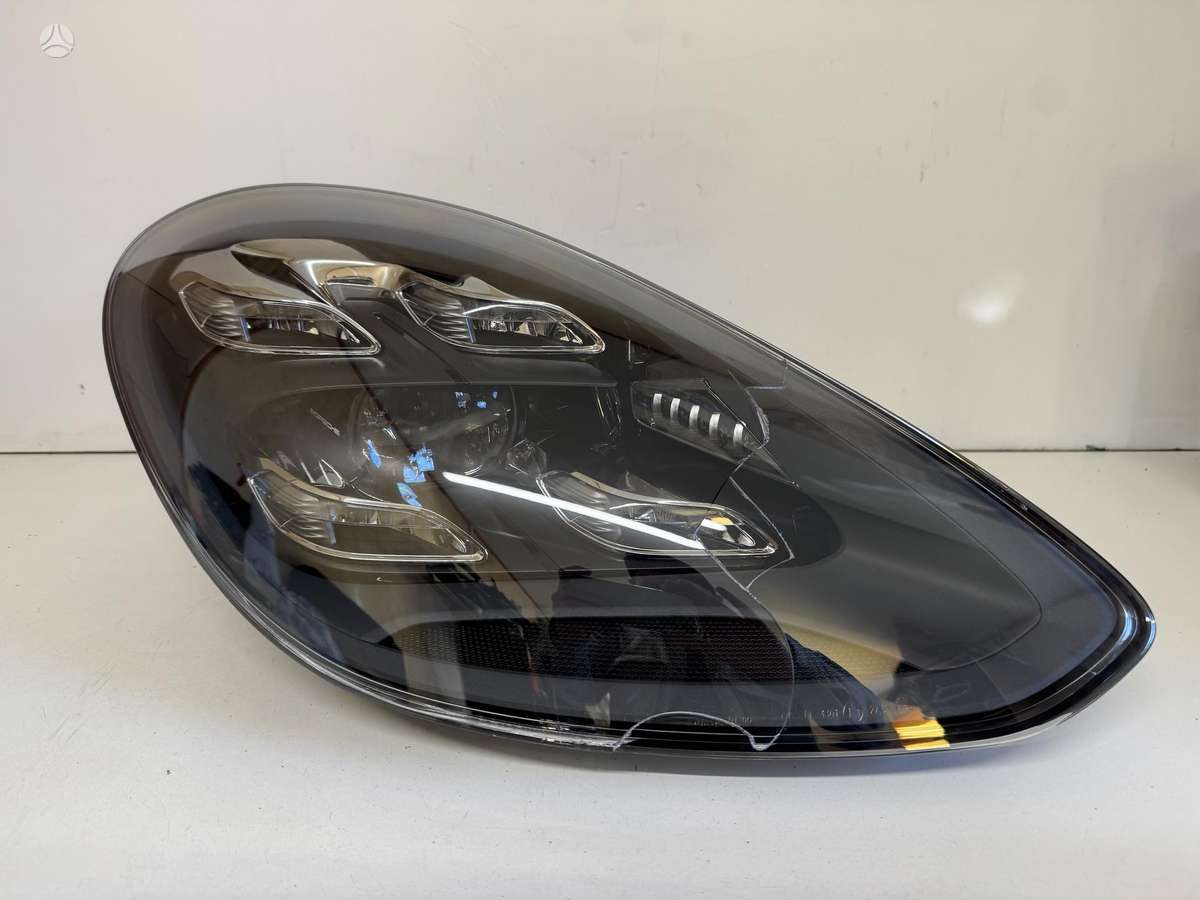 Porsche Panamera gaismas