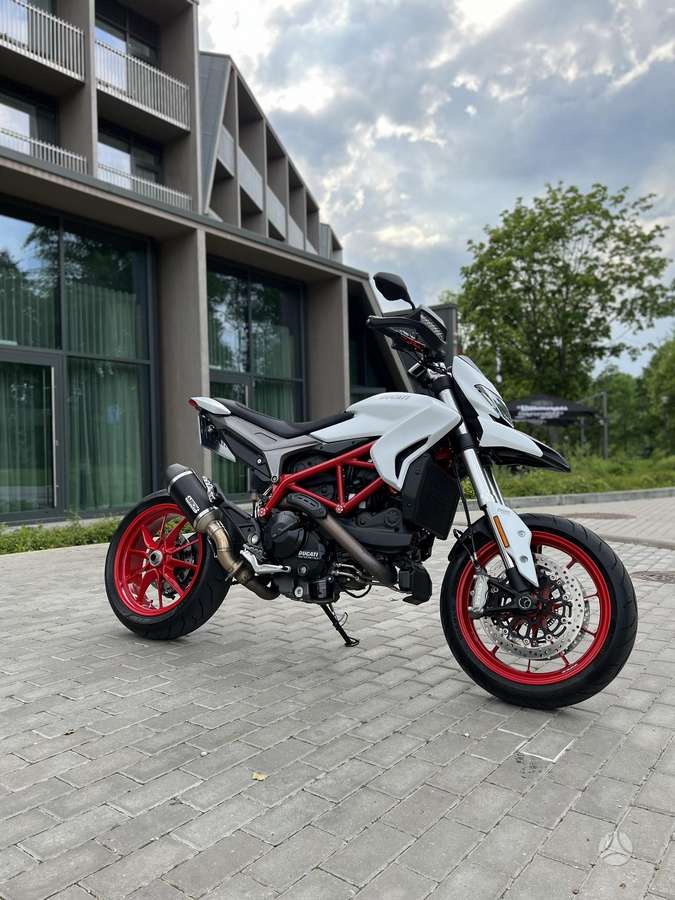 Ducati Hypermotard 937cc, supermoto