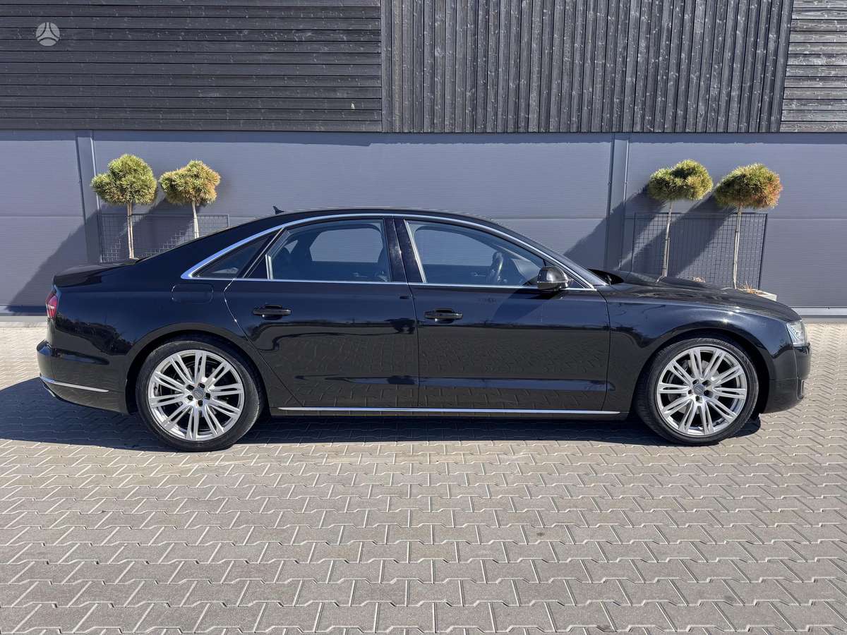 Audi A8, 3.0 l., sedanas