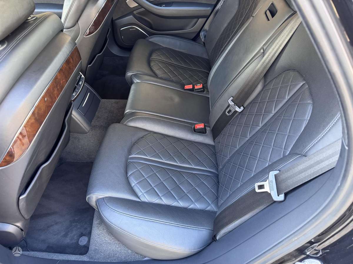 Audi A8, 3.0 l., sedanas