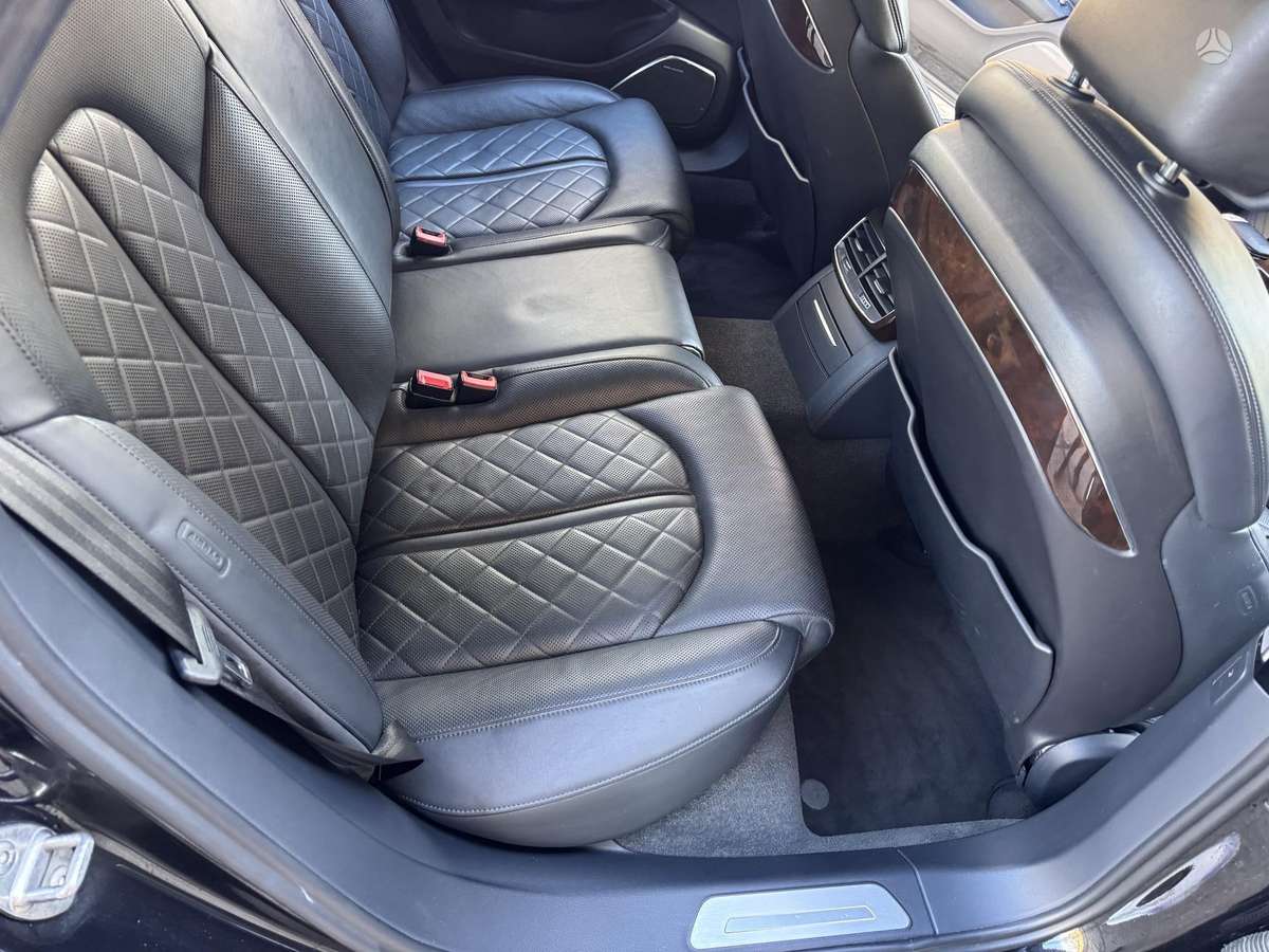 Audi A8, 3.0 l., sedanas