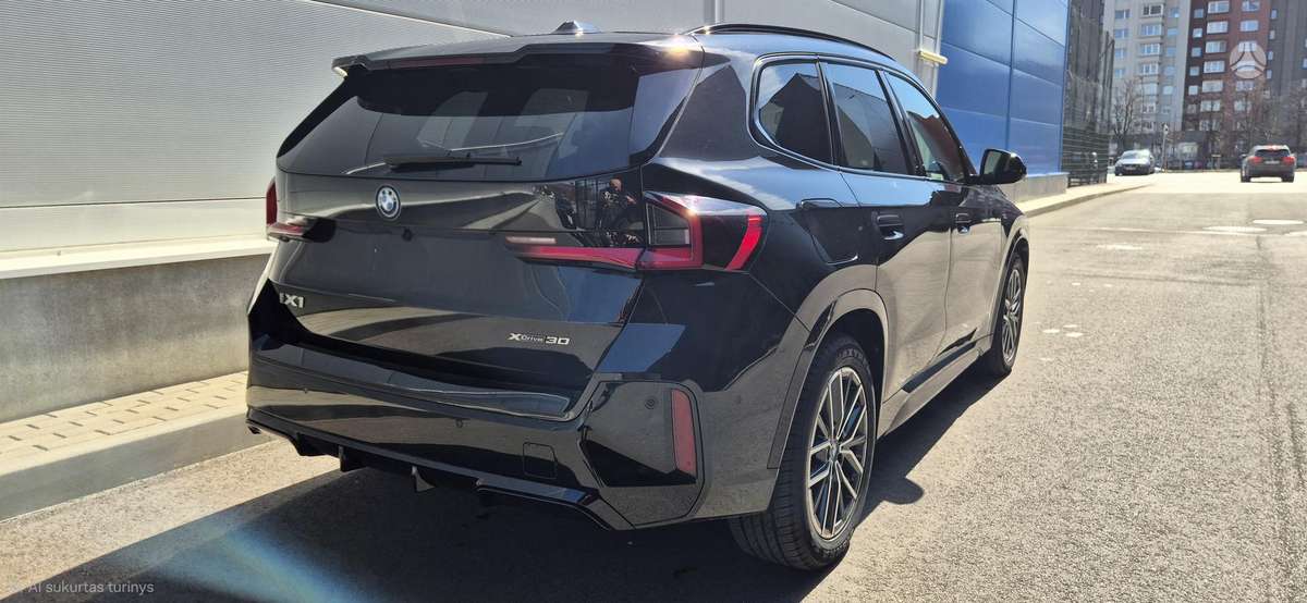 BMW iX1, off-road / crossover