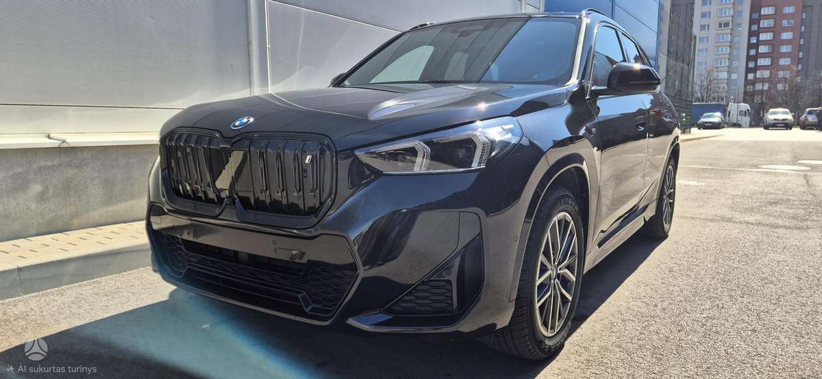 BMW iX1, off-road / crossover