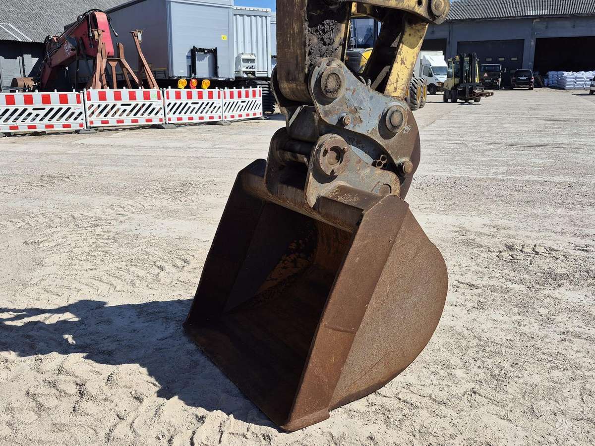 New Holland MH Plus, экскаваторы