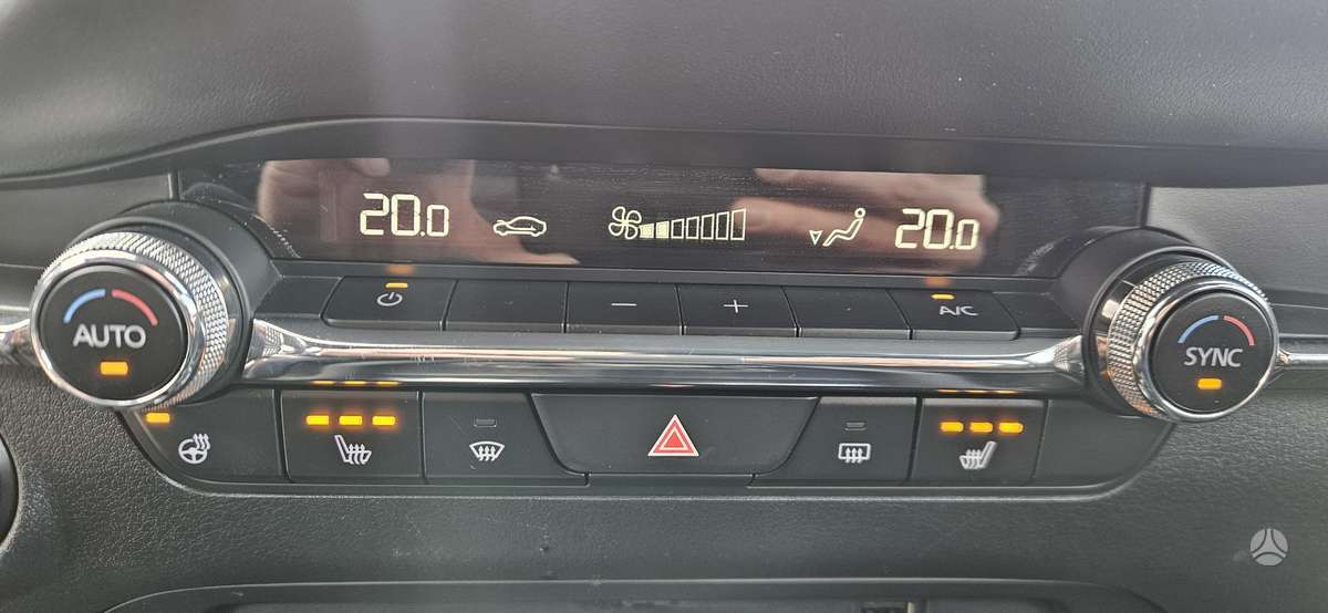 Mazda 3, 2.0 l., hatchback