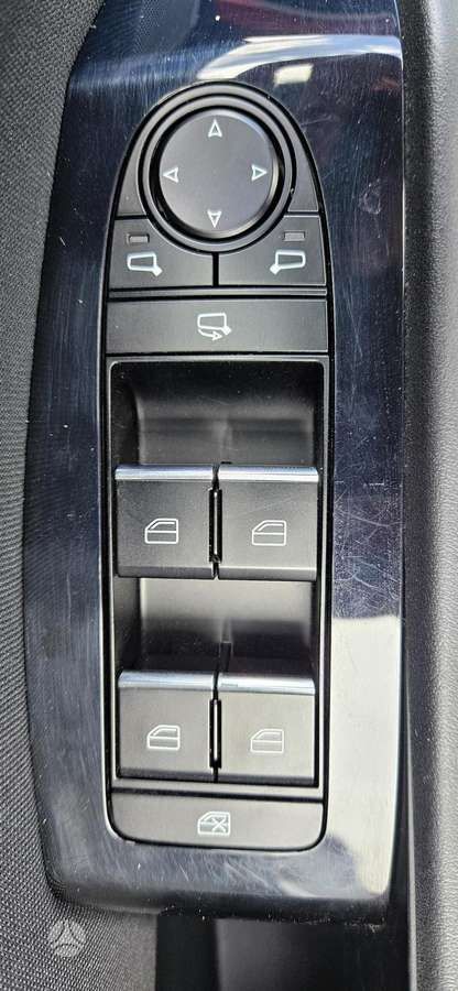 Mazda 3, 2.0 l., Хэтчбек