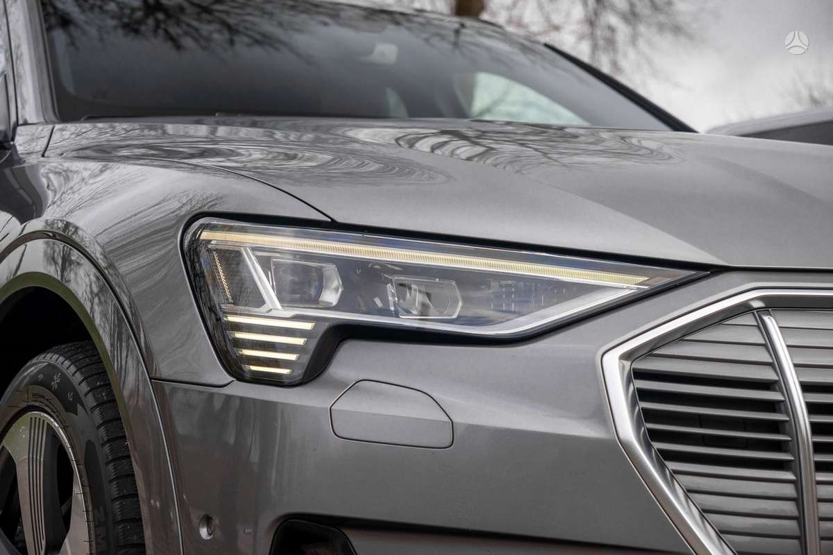 Audi e-tron, 95 kWh, off-road / crossover