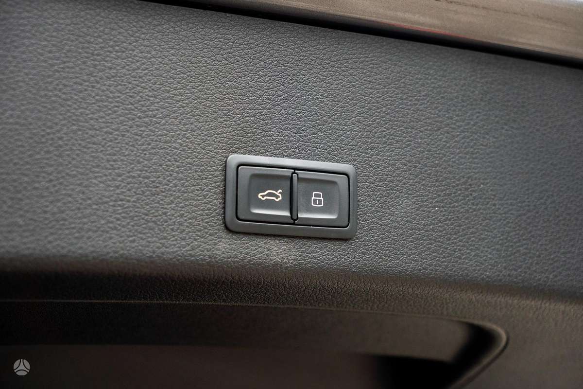 Audi e-tron, 95 kWh, off-road / crossover