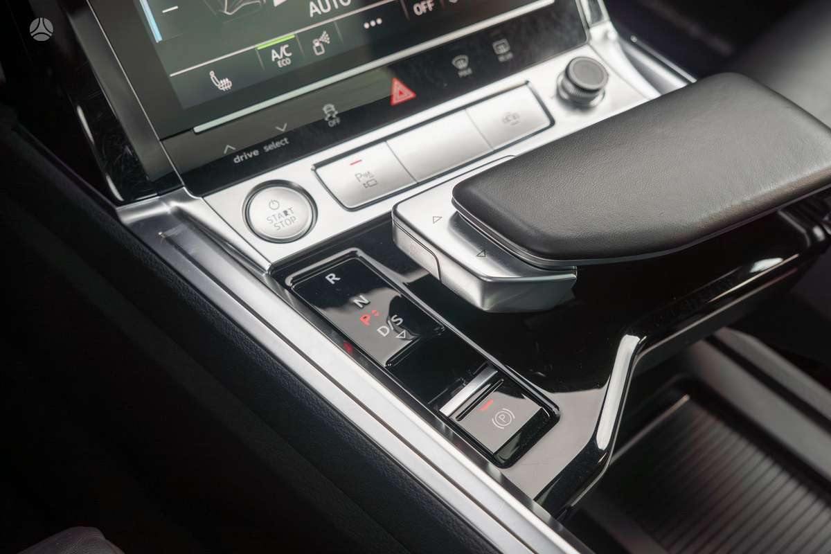 Audi e-tron, 95 kWh, off-road / crossover