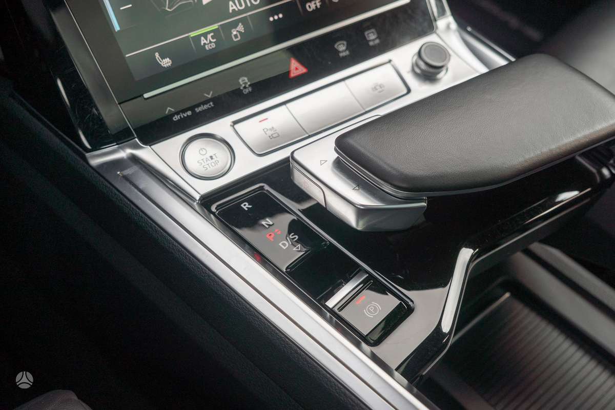 Audi e-tron, 95 kWh, off-road / crossover