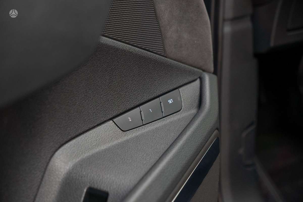 Audi e-tron, 95 kWh, off-road / crossover