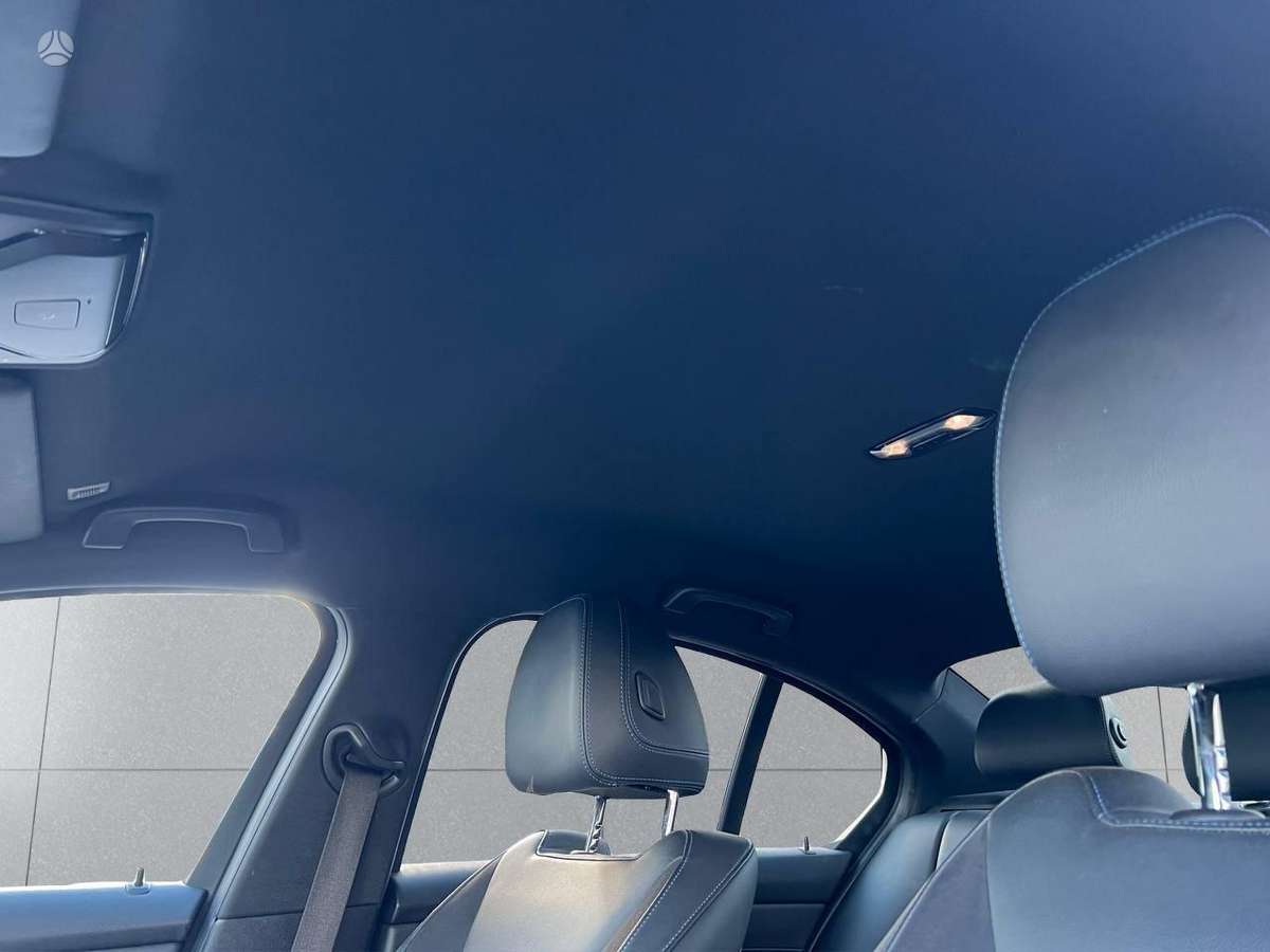 BMW 320, 2.0 l., Седан