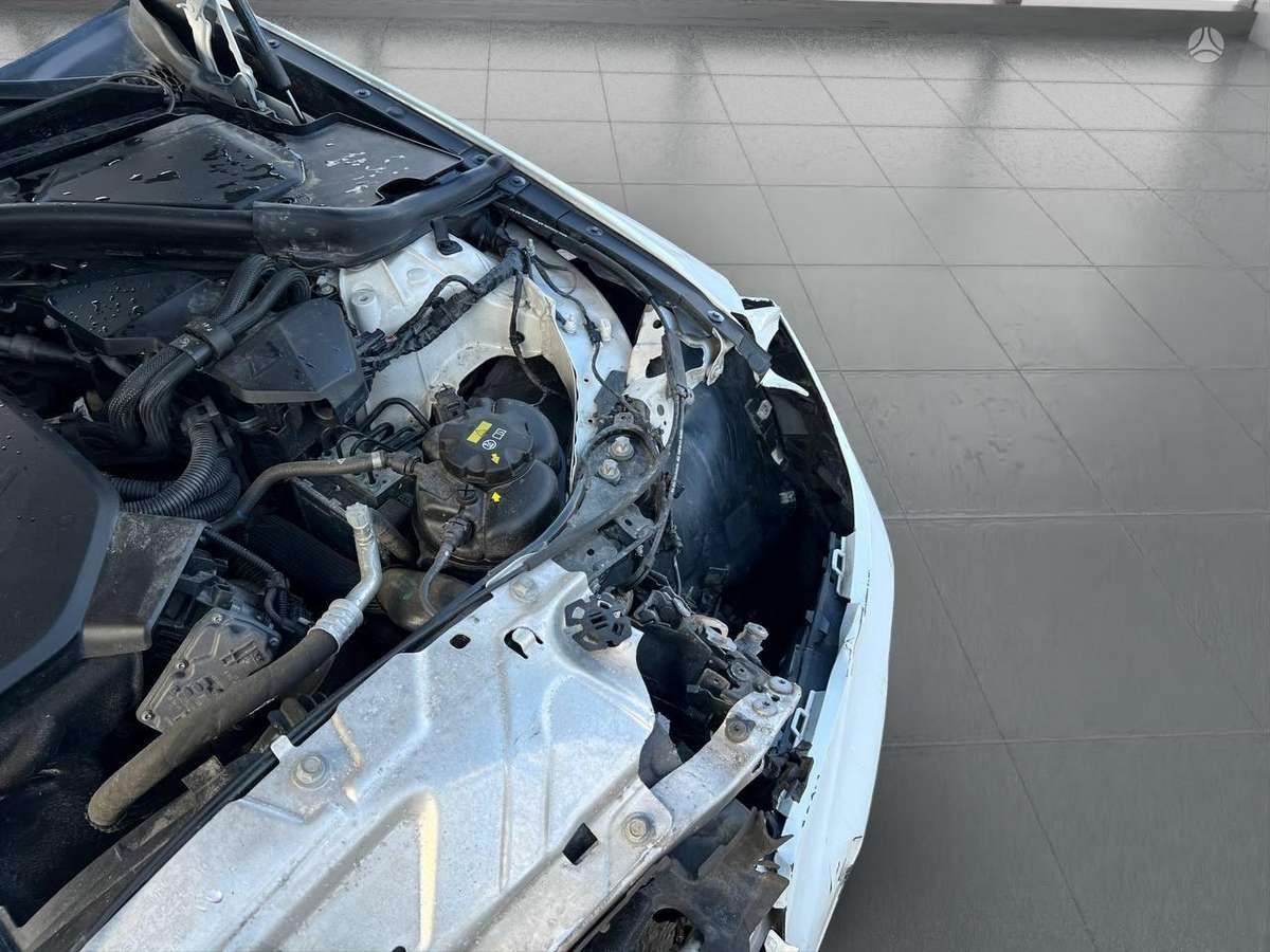 BMW 320, 2.0 l., Седан