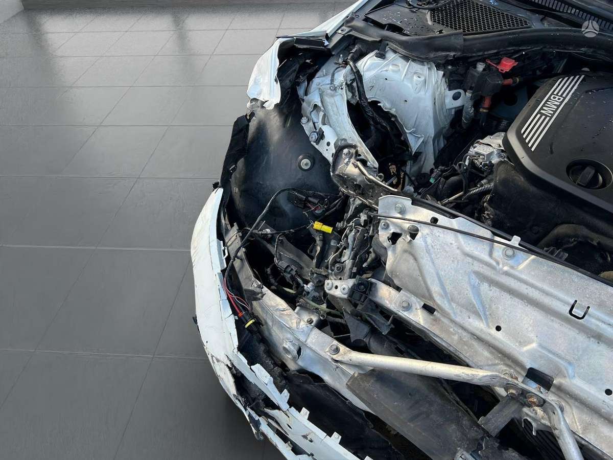 BMW 320, 2.0 l., Седан