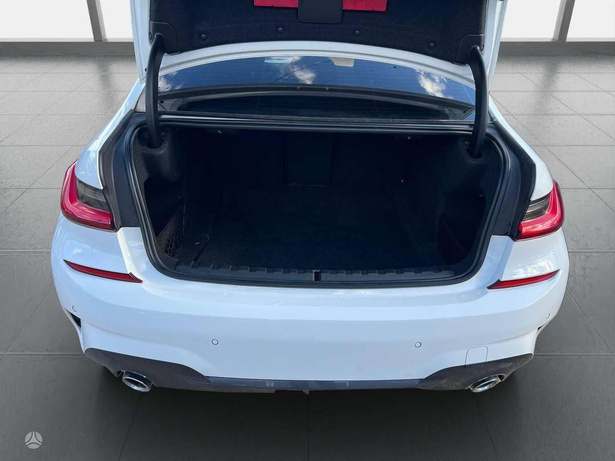BMW 320, 2.0 l., Седан