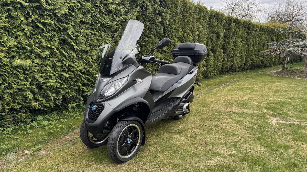 Piaggio MP3 300cc, triračiai